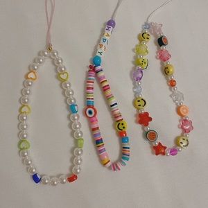 Beaded lanyard for phone